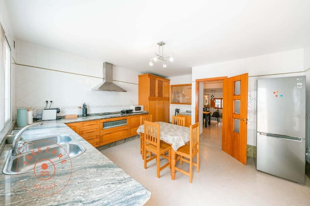 Spacious Home With Lovely Garden - Tcm Rincon de la Victoria Luaran gambar